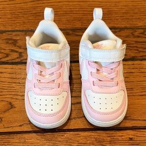 Nike Toddler Kids Sneakers in Pink and White